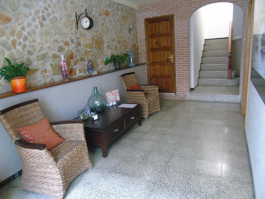 Pensió Torrent Hotel L' Escala Exterior foto